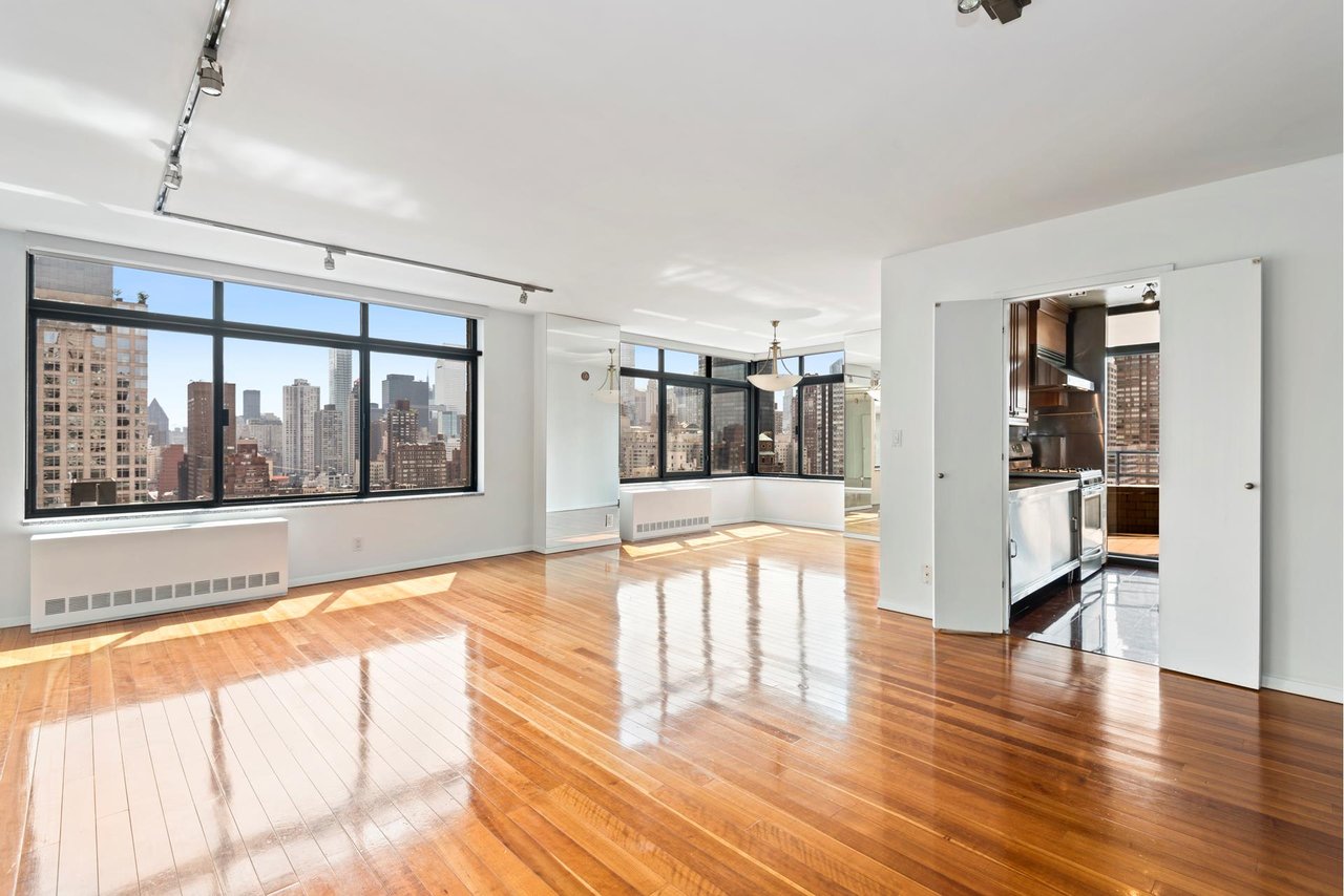 400 E 70th St, #1506