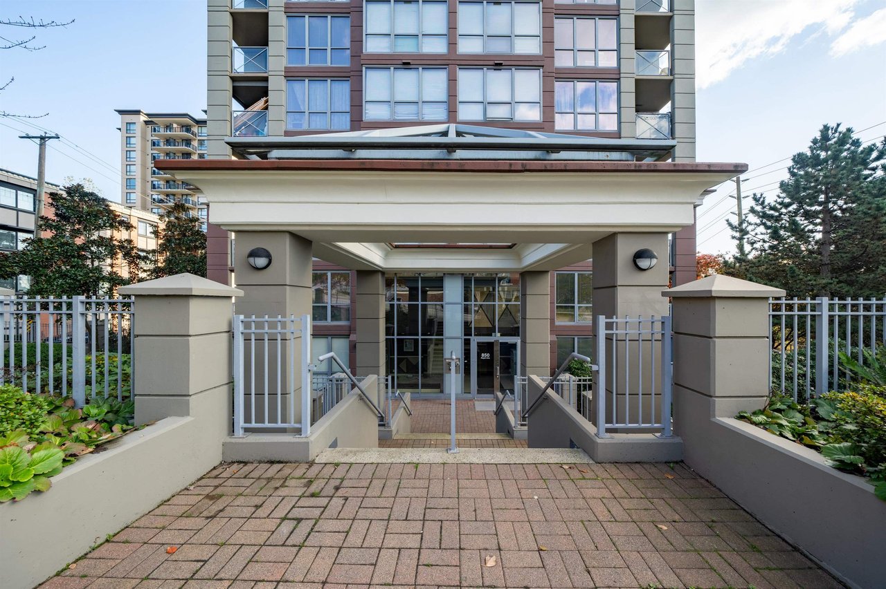 1201-850 Royal Ave