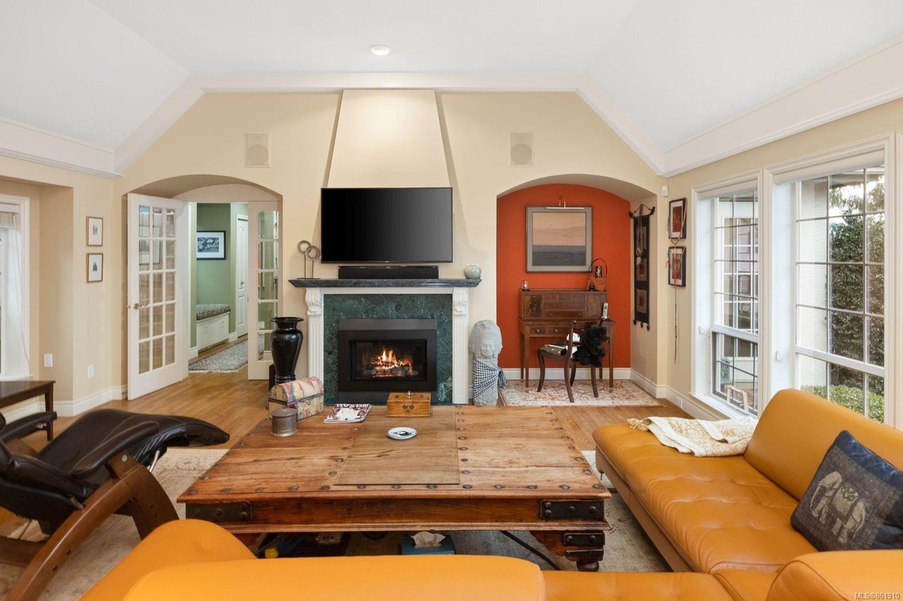4349 Kingscote Rd, Cobble Hill