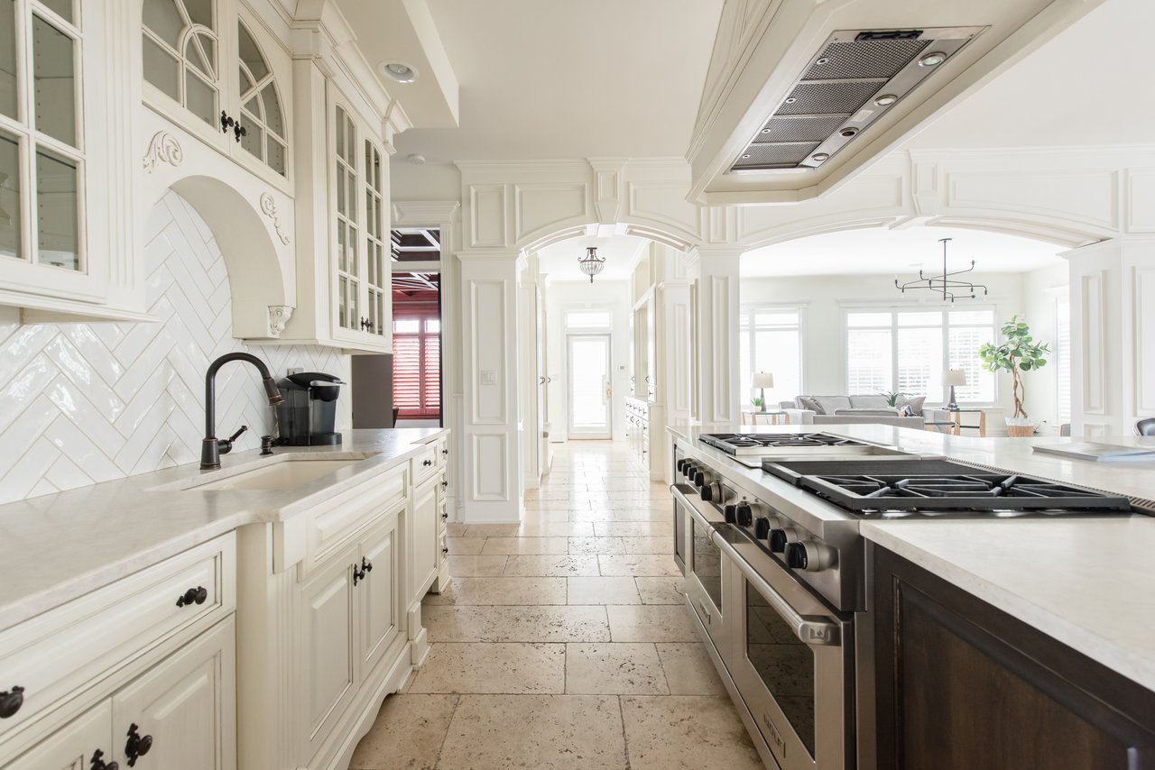 This Sophisticated Home Features A Commanding Presence 