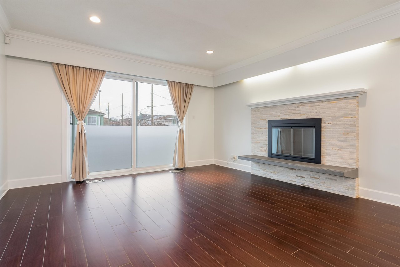 2019 E 45th Ave