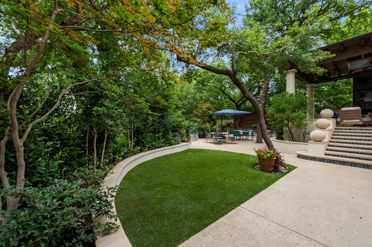 213 Crestwood Drive 