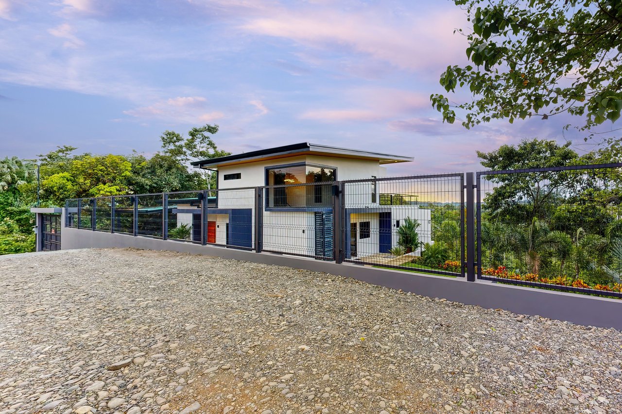 Casa Palma, Brand New Luxury 3 bedroom, 4 bathroom home with Amazing Sunset View in Quepos