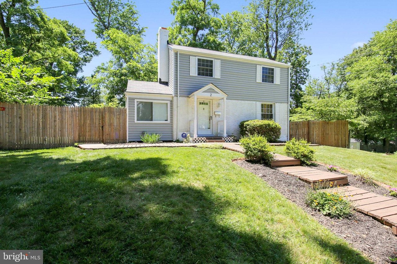 2 WHITESTONE COURT