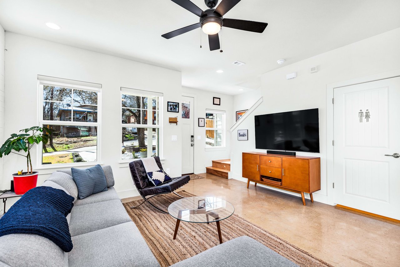 1604 JJ Seabrook #B