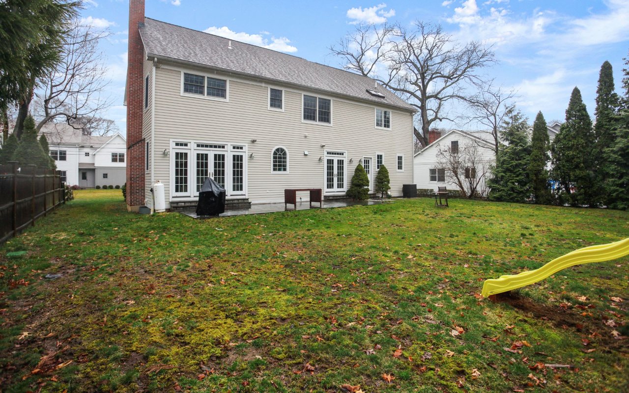 15 Ridge Dr