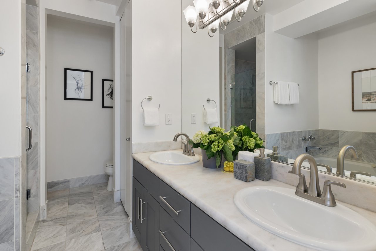 Generously Sized Condo Near Duboce Park