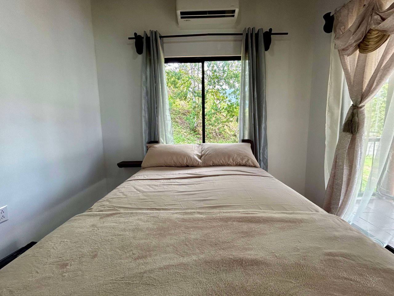 Ojochal Breezes, 2 Bed, 1 Bath With Room To Expand