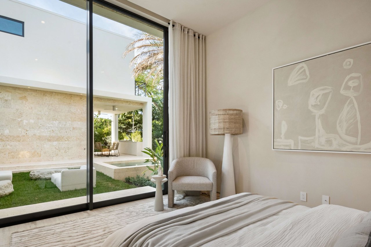 JO/GA Homes has commenced sales for La Corte, an opulent, self-sufficient residence boasting LEED Platinum certification. The home features a state-of-the-art photovoltaic solar setup and Tesla batteries, ensuring sustainable energy usage. (Posted March 2024)