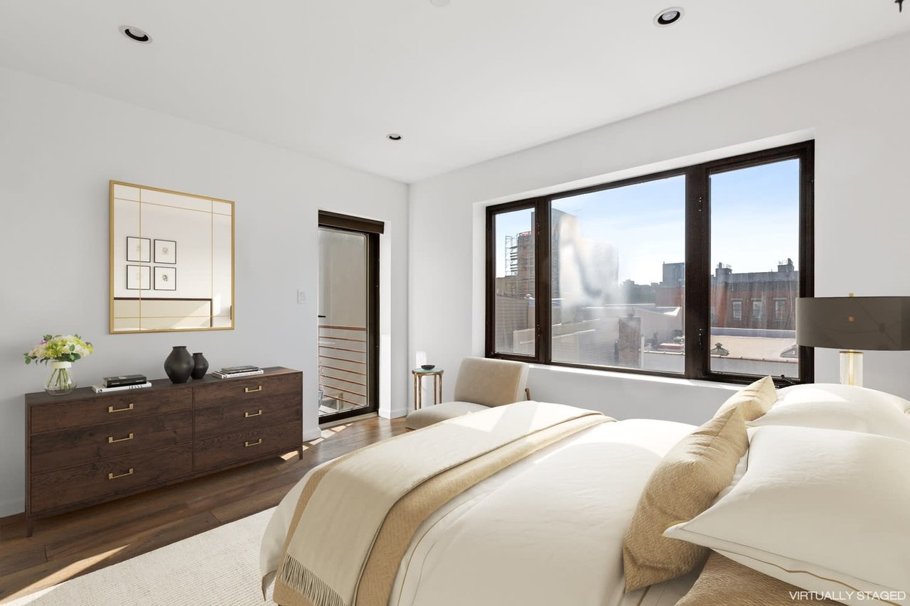 14 Conselyea St, #4