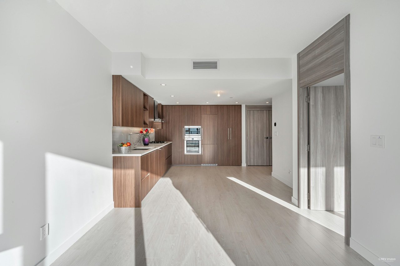 2911-9887 Whalley Blvd