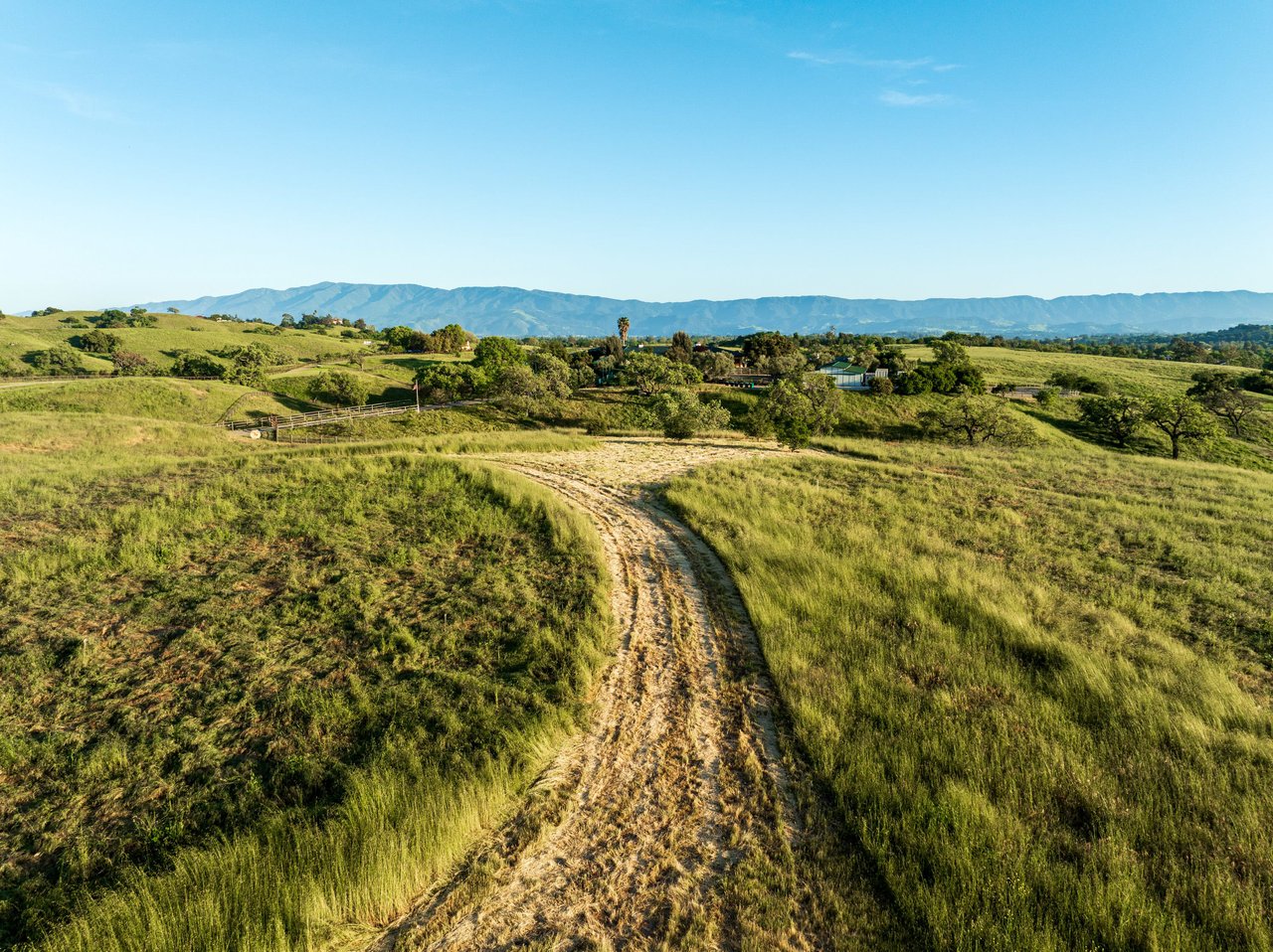 RARE LAND OPPORTUNITY IN LOS OLIVOS