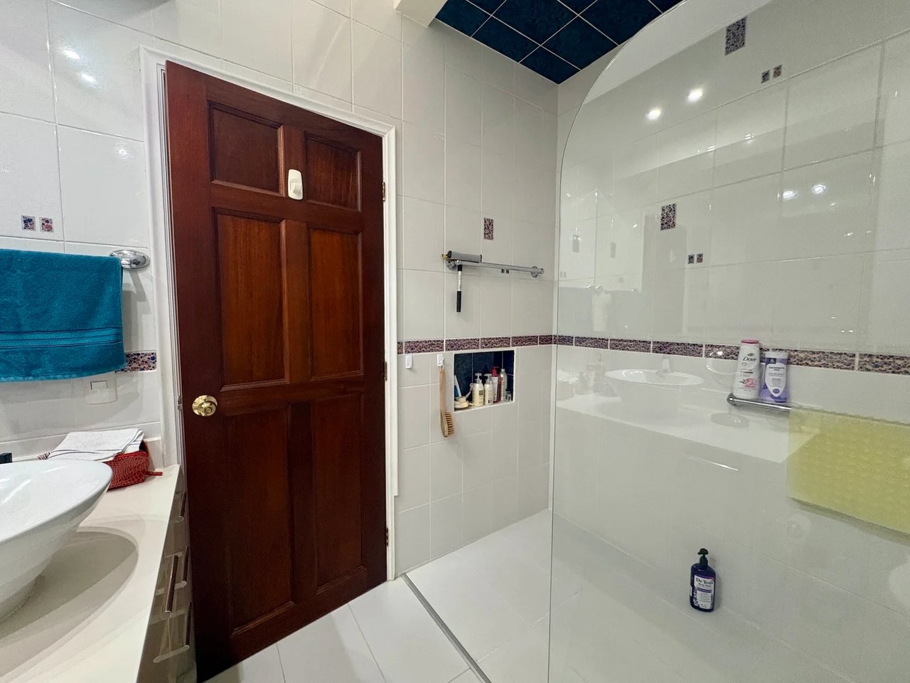 Remodeled Family Terrace Home, Escazu, San Jose
