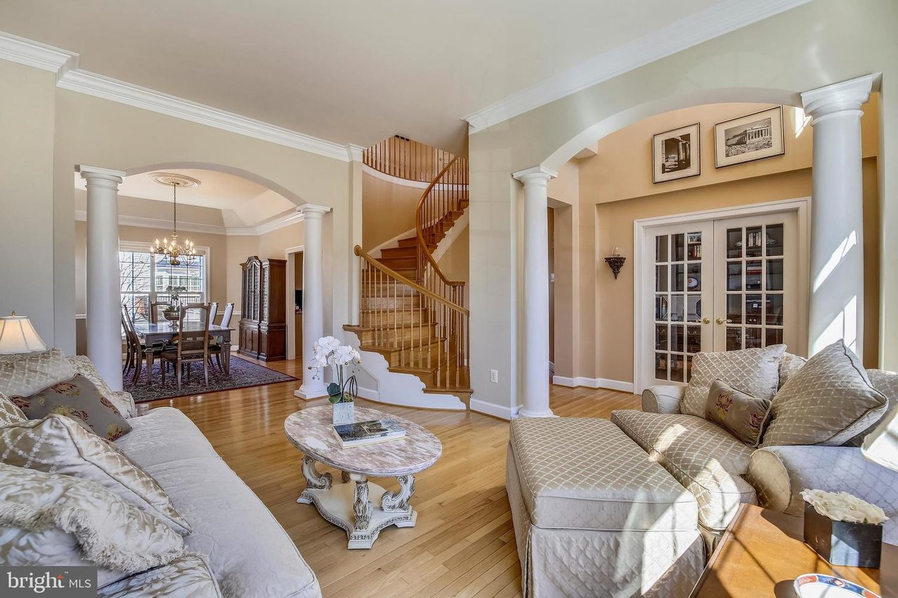 300 Autumn Wind Way