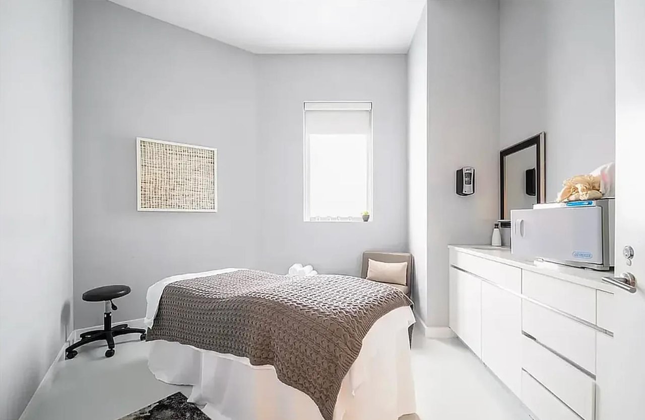 554 West 54th Street, Apt 27-B