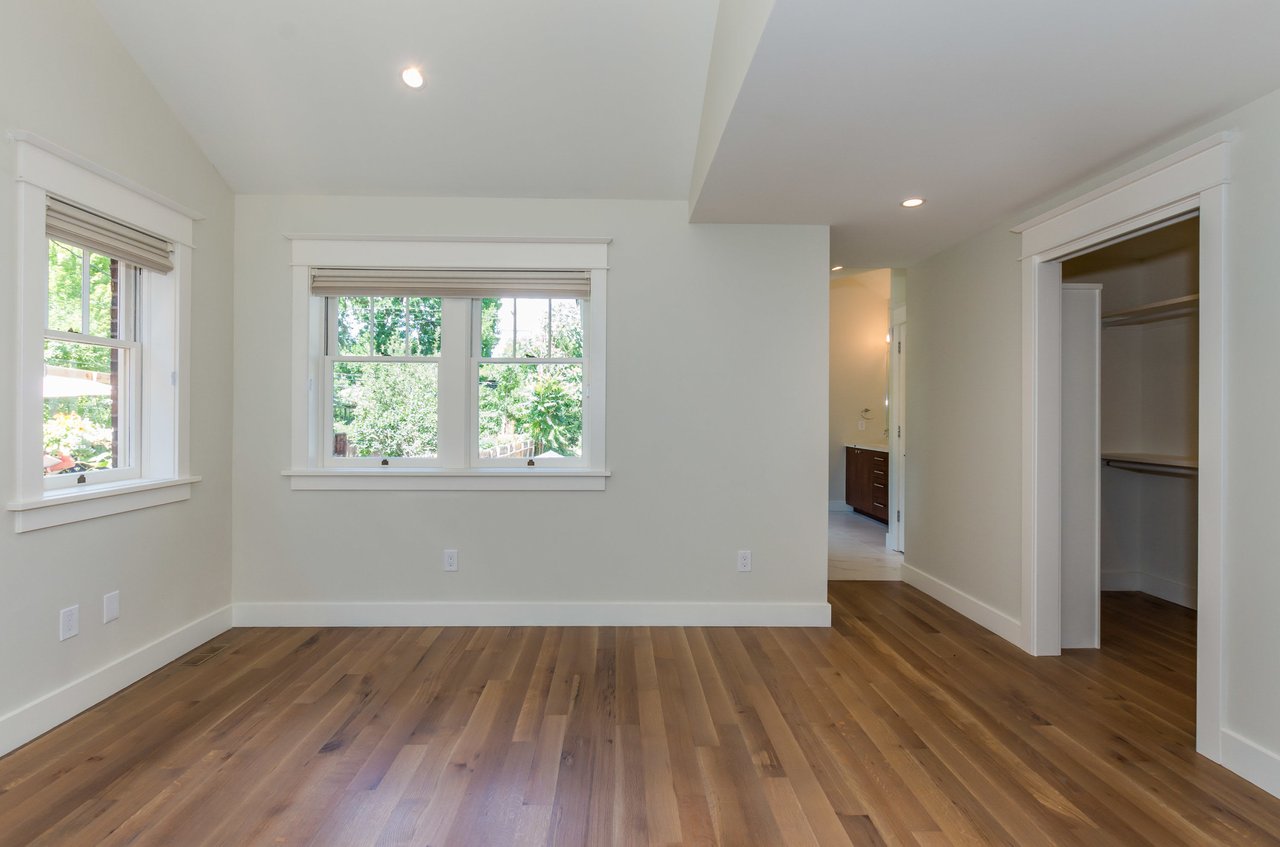 735 Mapleton Ave