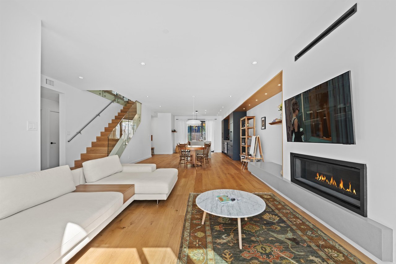 40822 The Cres Cres