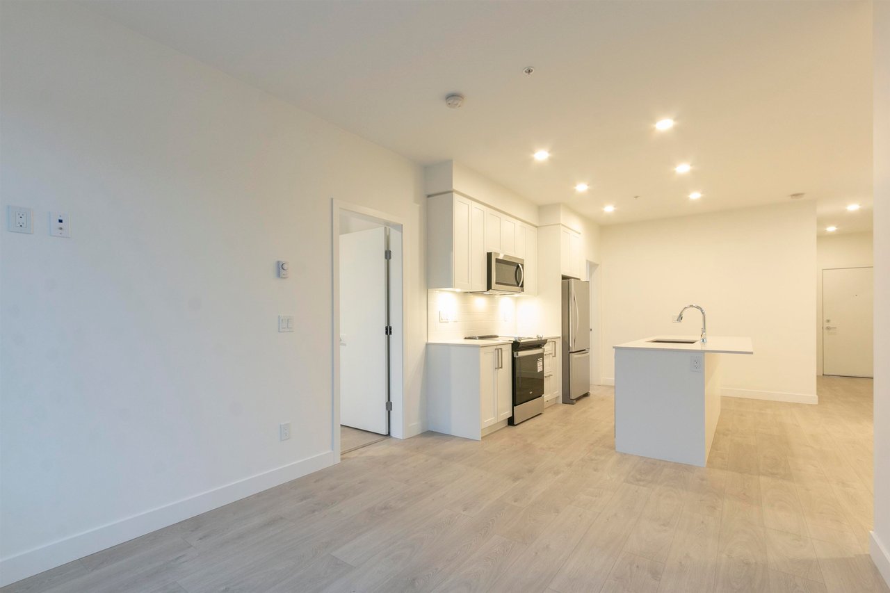201-808 Gauthier Ave