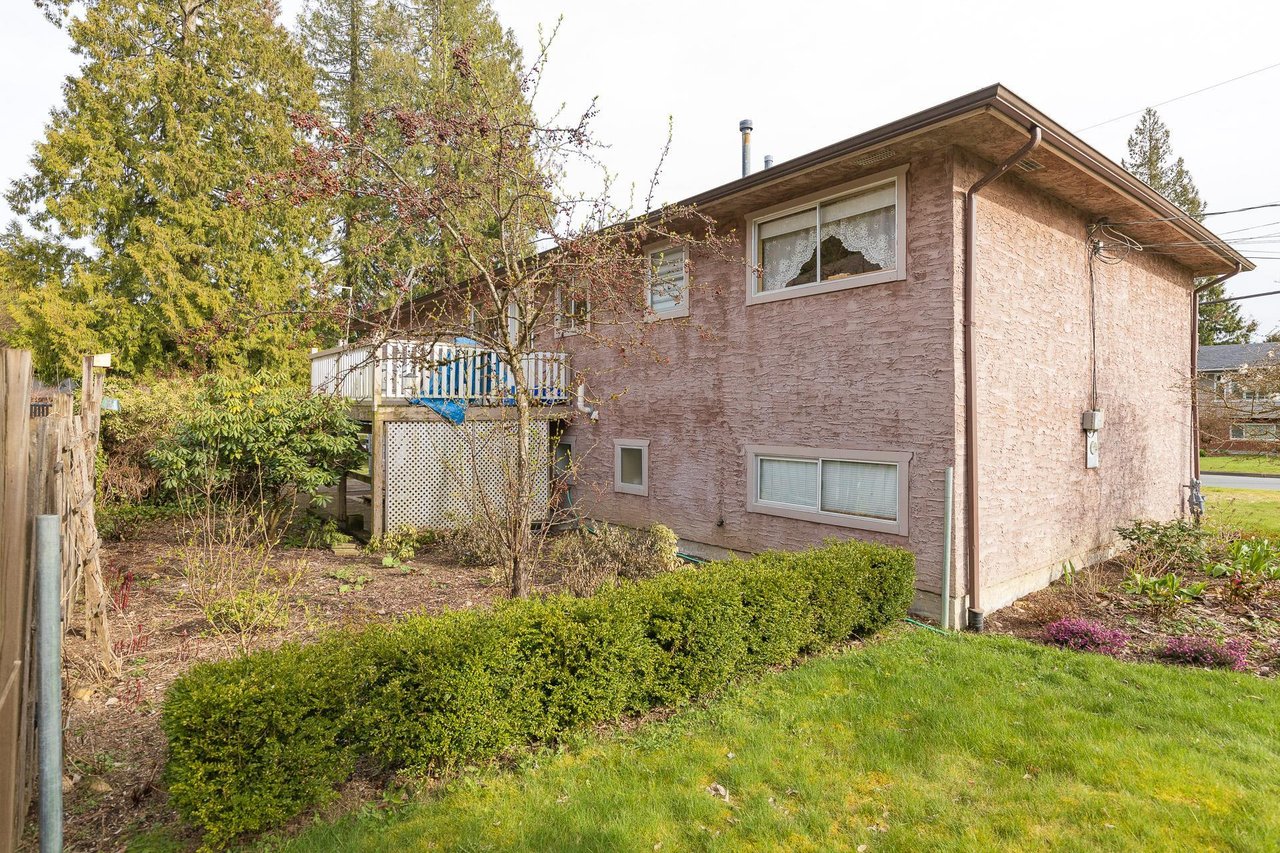 2231 King Albert Ave