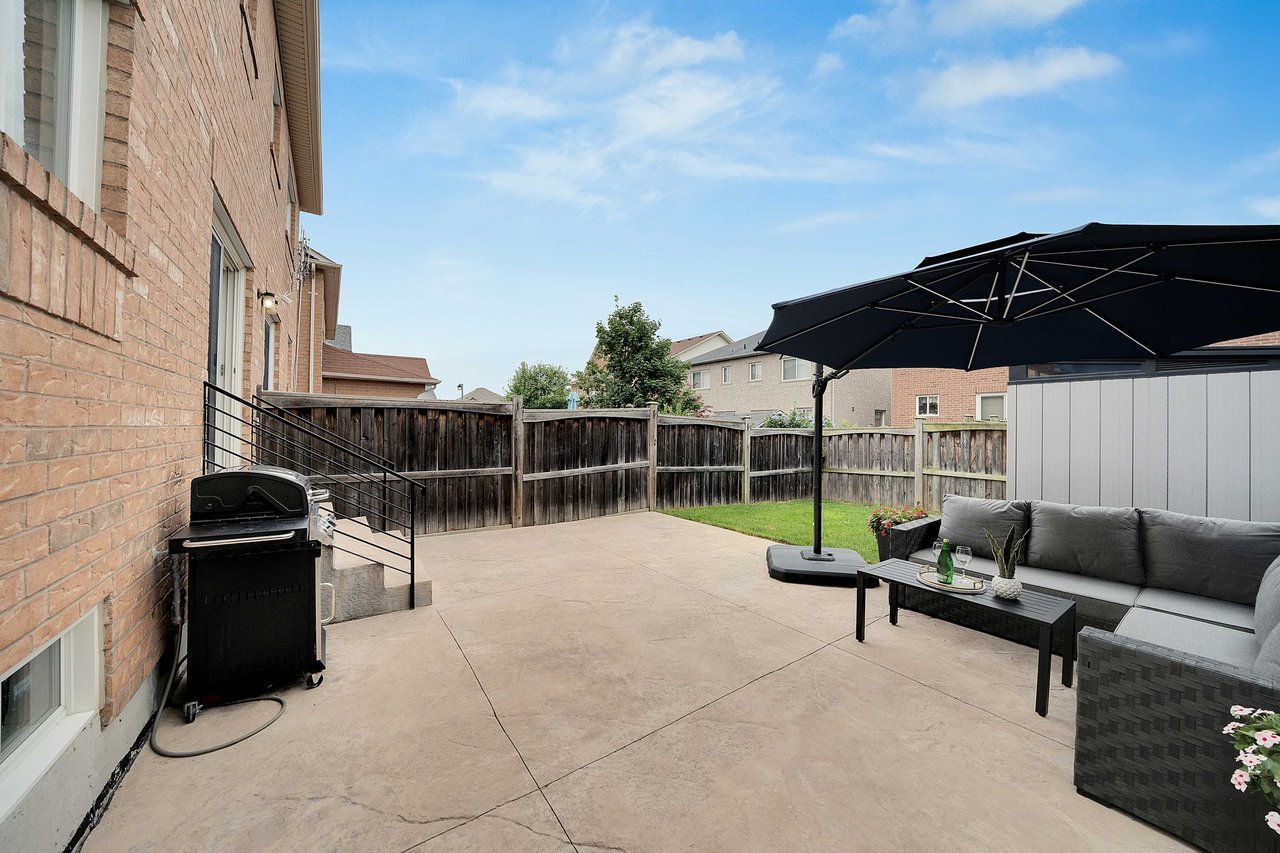 127 Four Seasons Cres, Newmarket Ontario