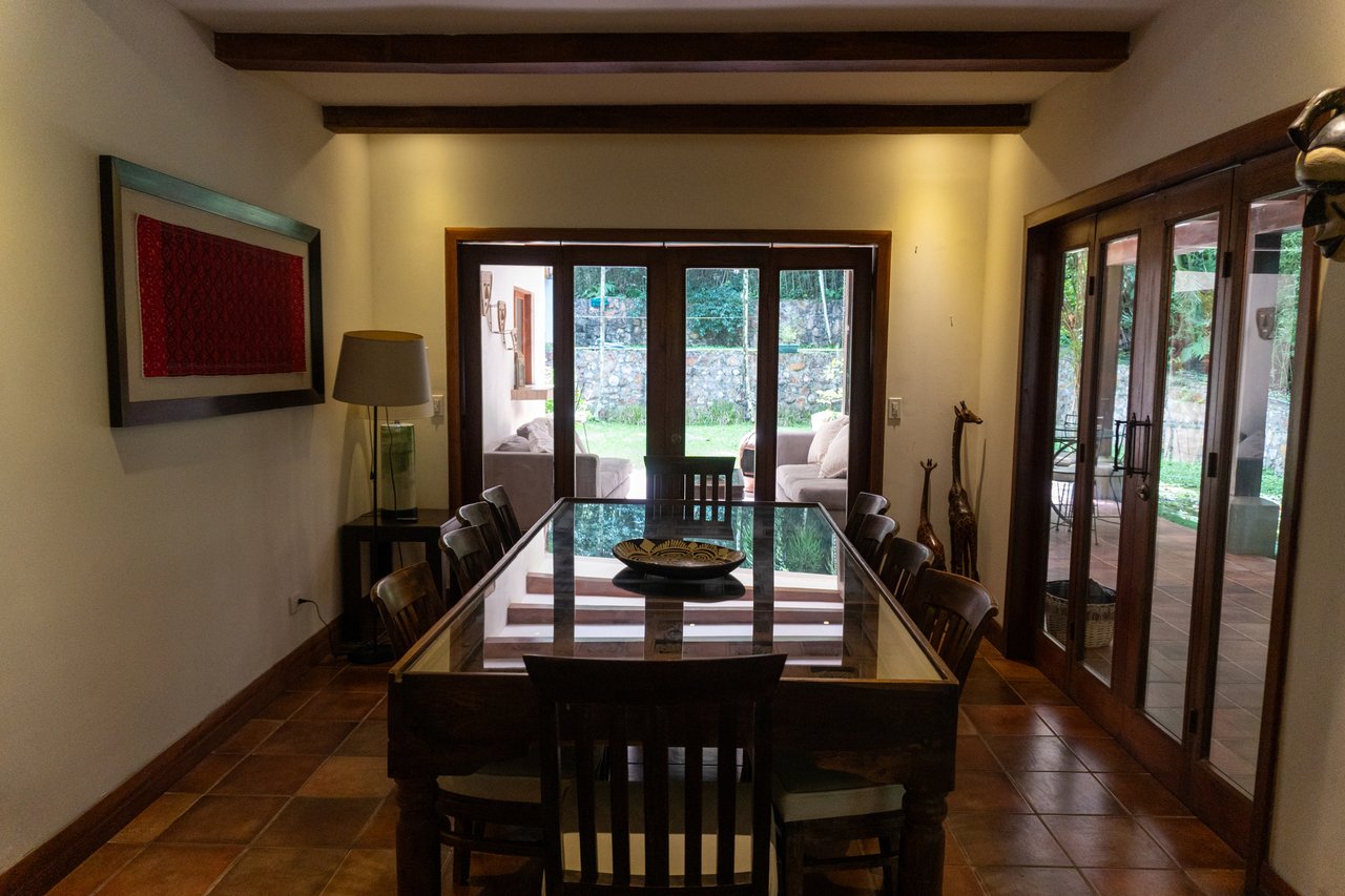 Mountain Estate With Guest Studio, Santa Ana, San Jose