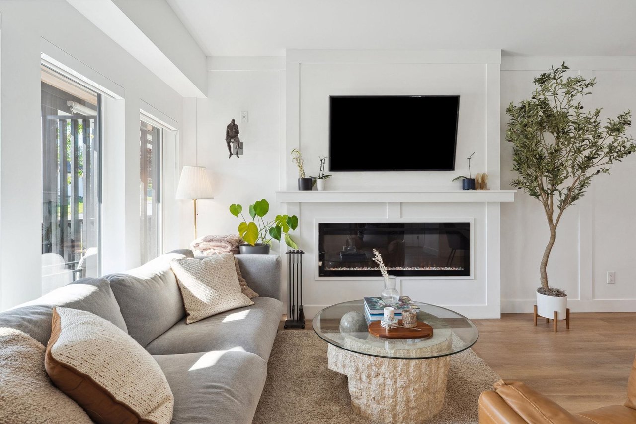 212-1306 Laval Square