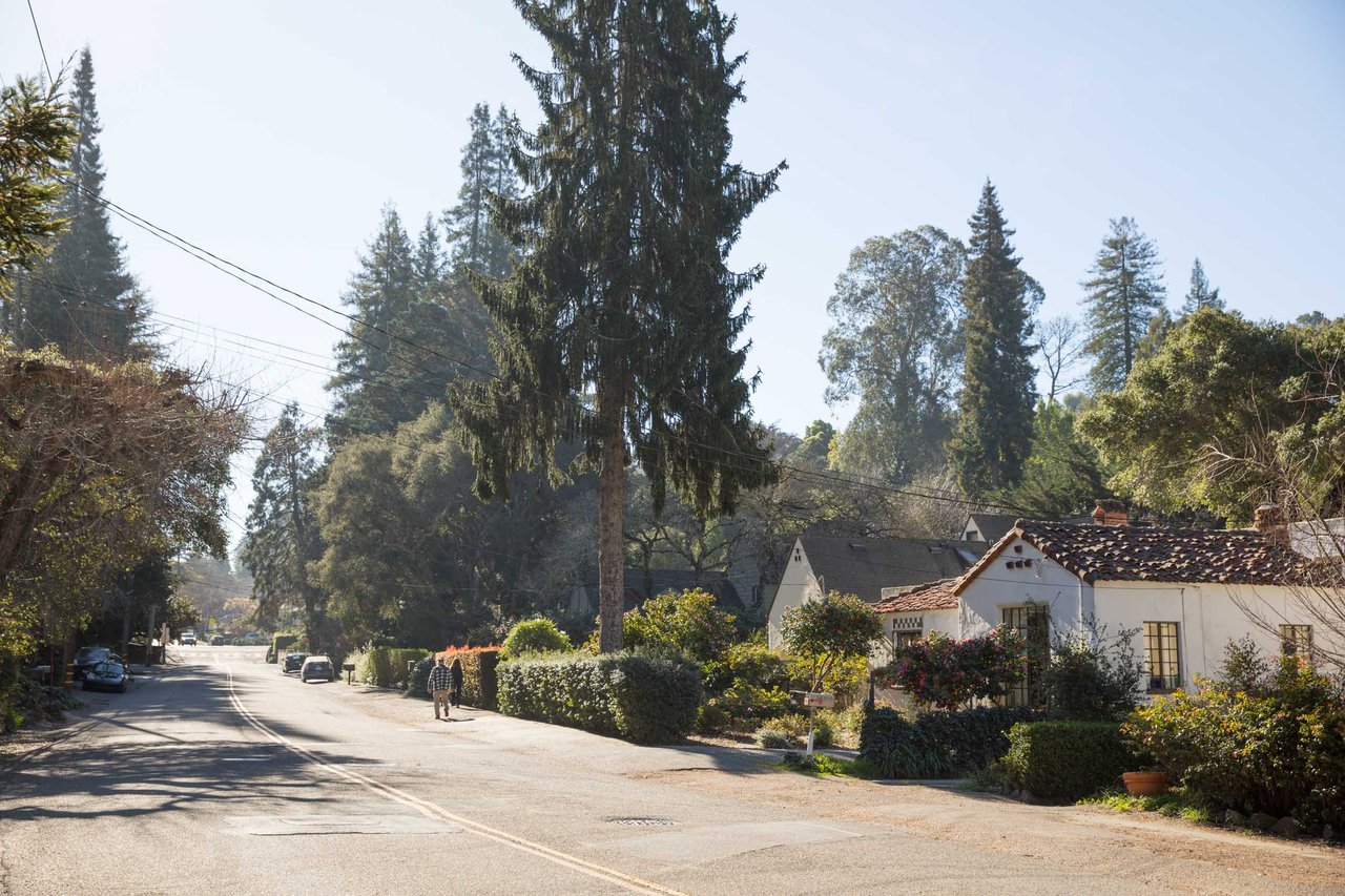 Sequoyah Highlands An Inner City Surburb