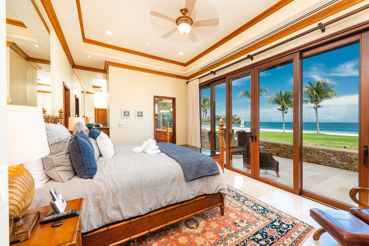 Modern Beachfront Corner Condo, Flamingo, Guanacaste