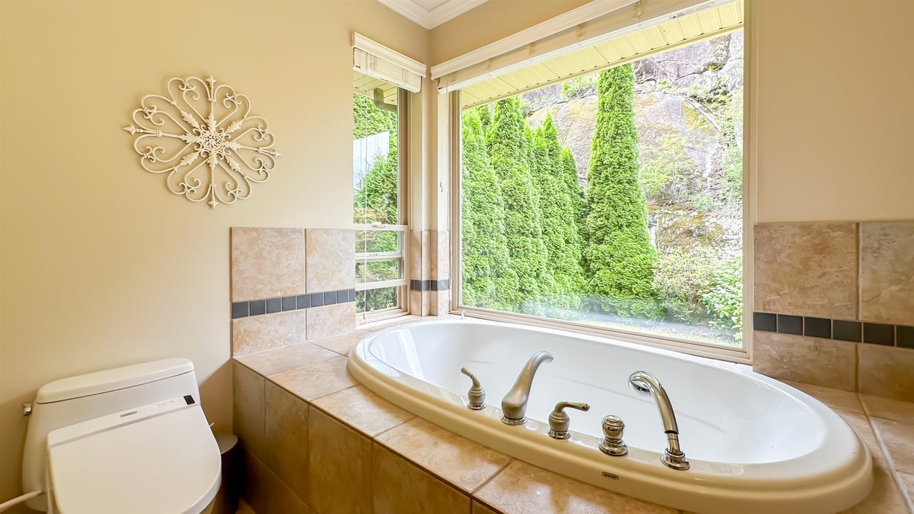 158 Stonegate Dr