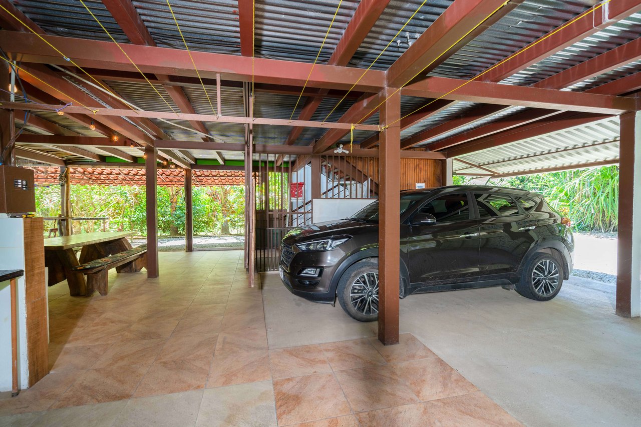 Excellent Rental Home in Gated Property Near Bandera Beach in Parrita 