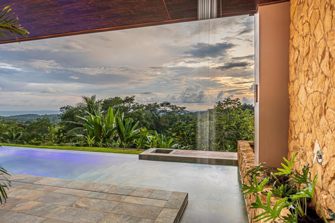 Beautiful Ocean View Casa Espiritu de la Jungla in Ojochal.  Excepting Bitcoin!