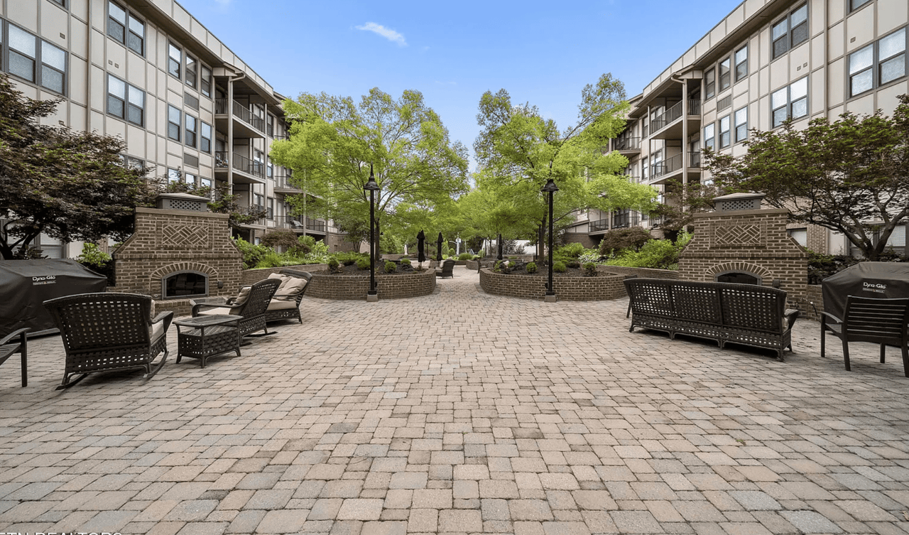 445 W Blount Ave APT 301