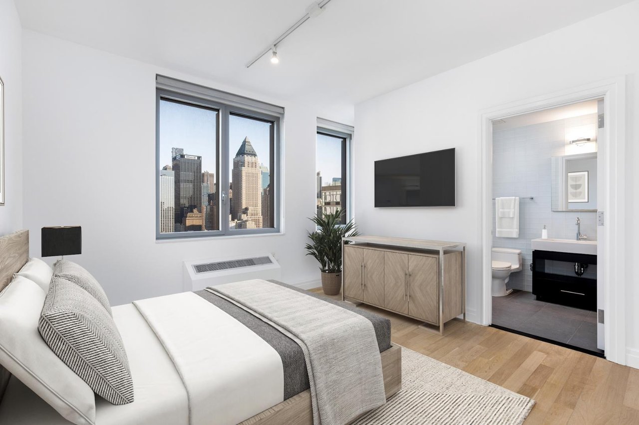 550 West 54th Street, Apt 25V