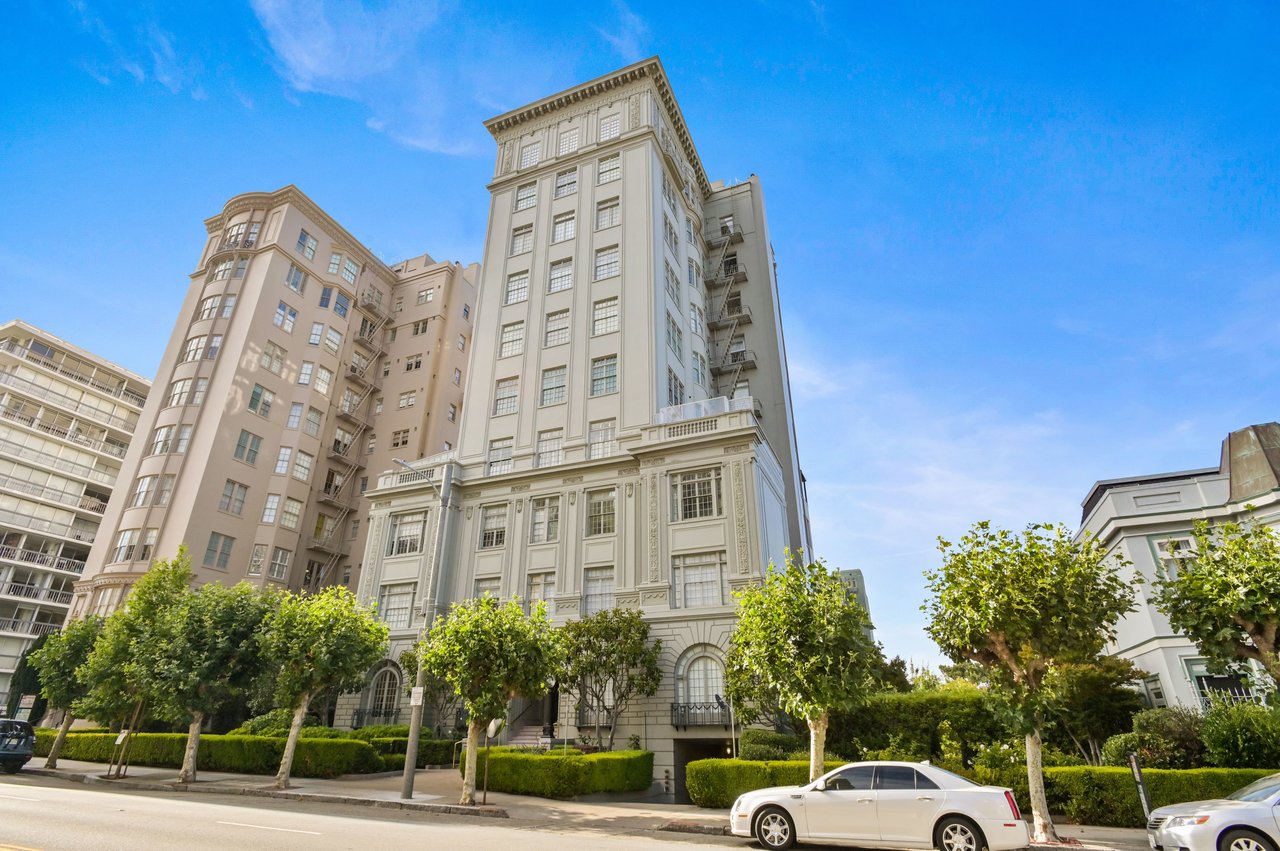 Grand Scale Pacific Heights Apartment