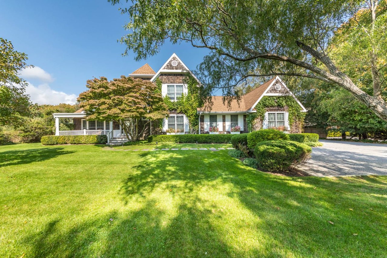 20 Borden Ln