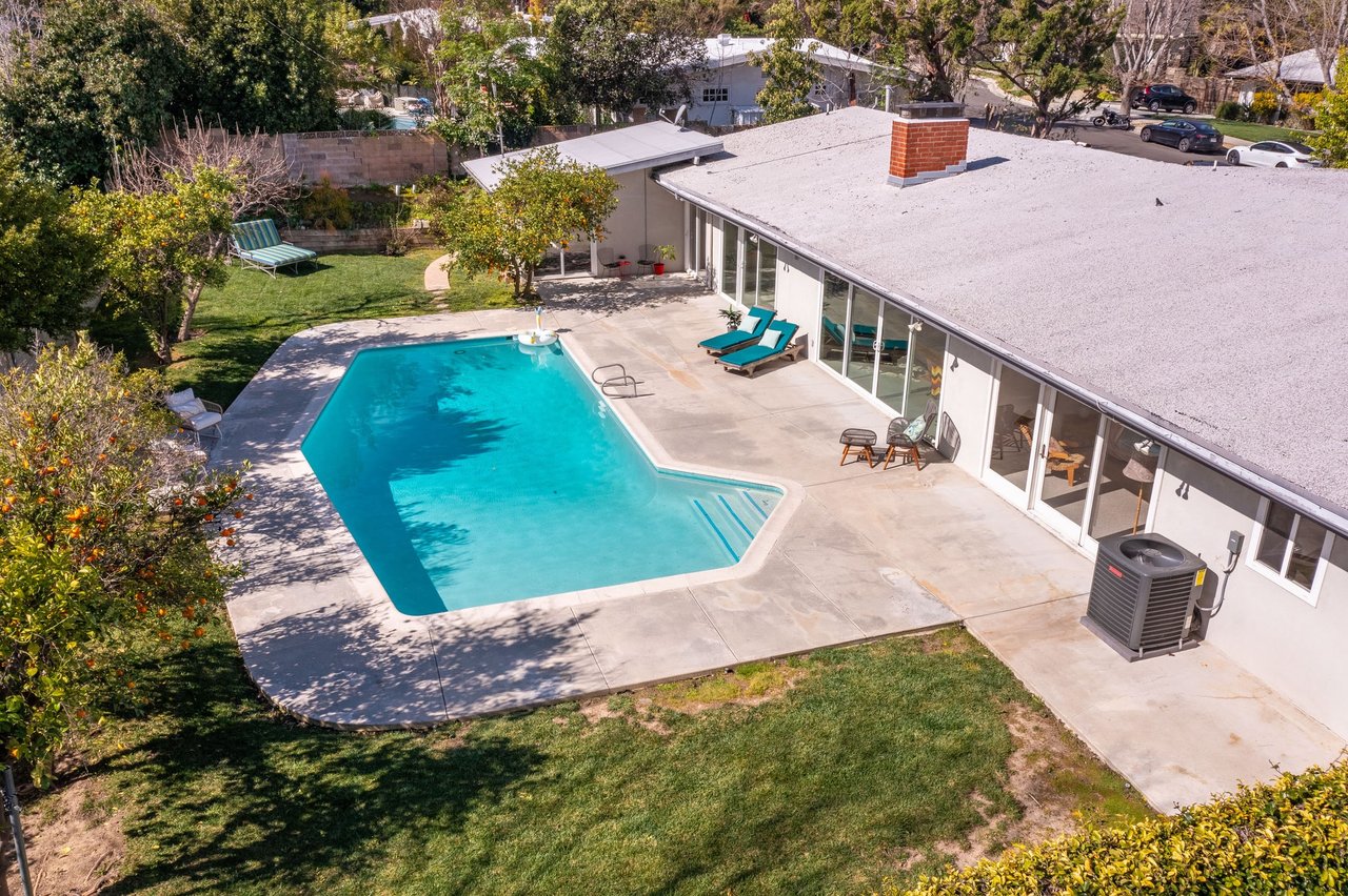 5330 Dubois Ave