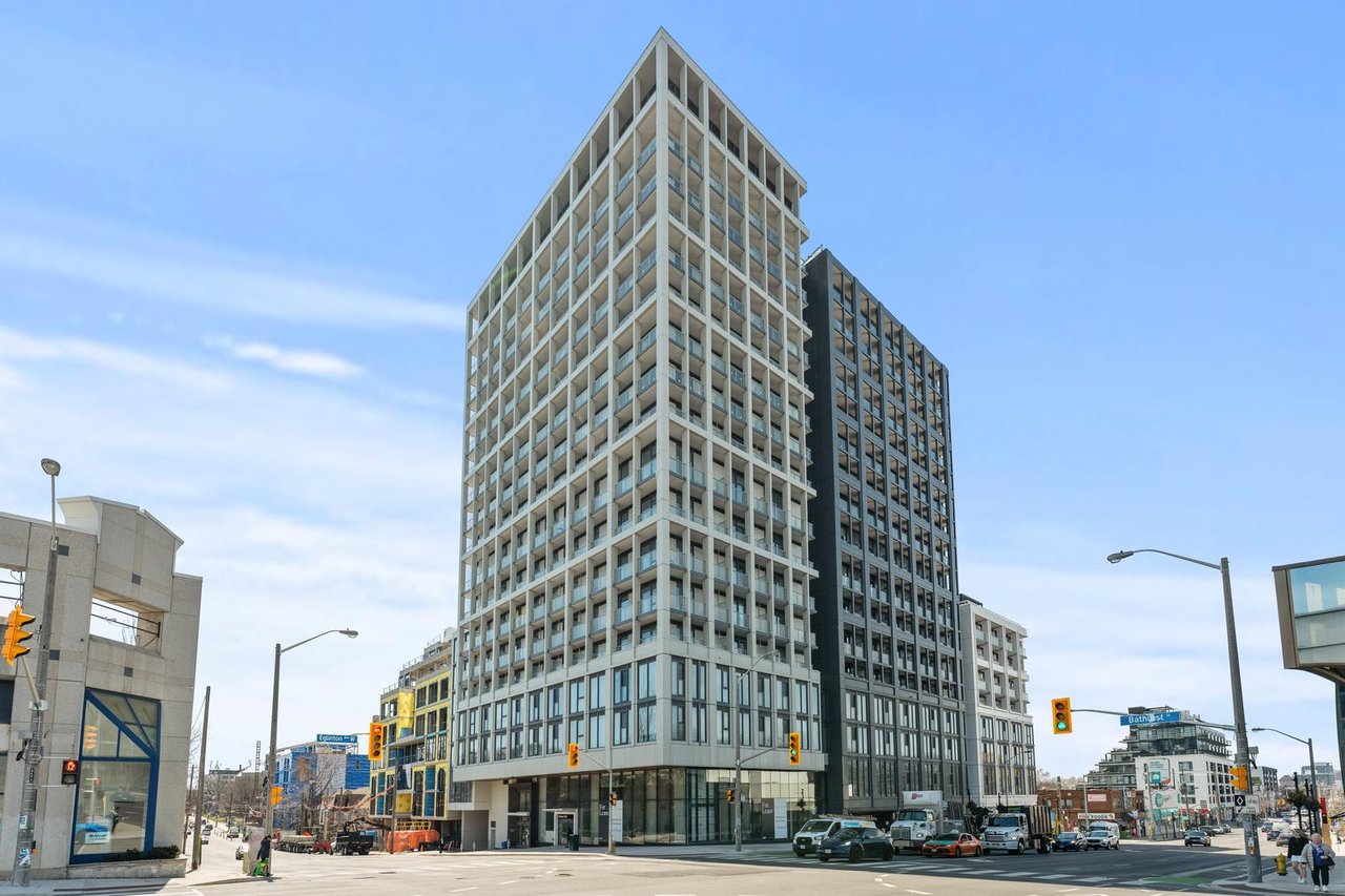 2020 Bathurst St Unit: 1121