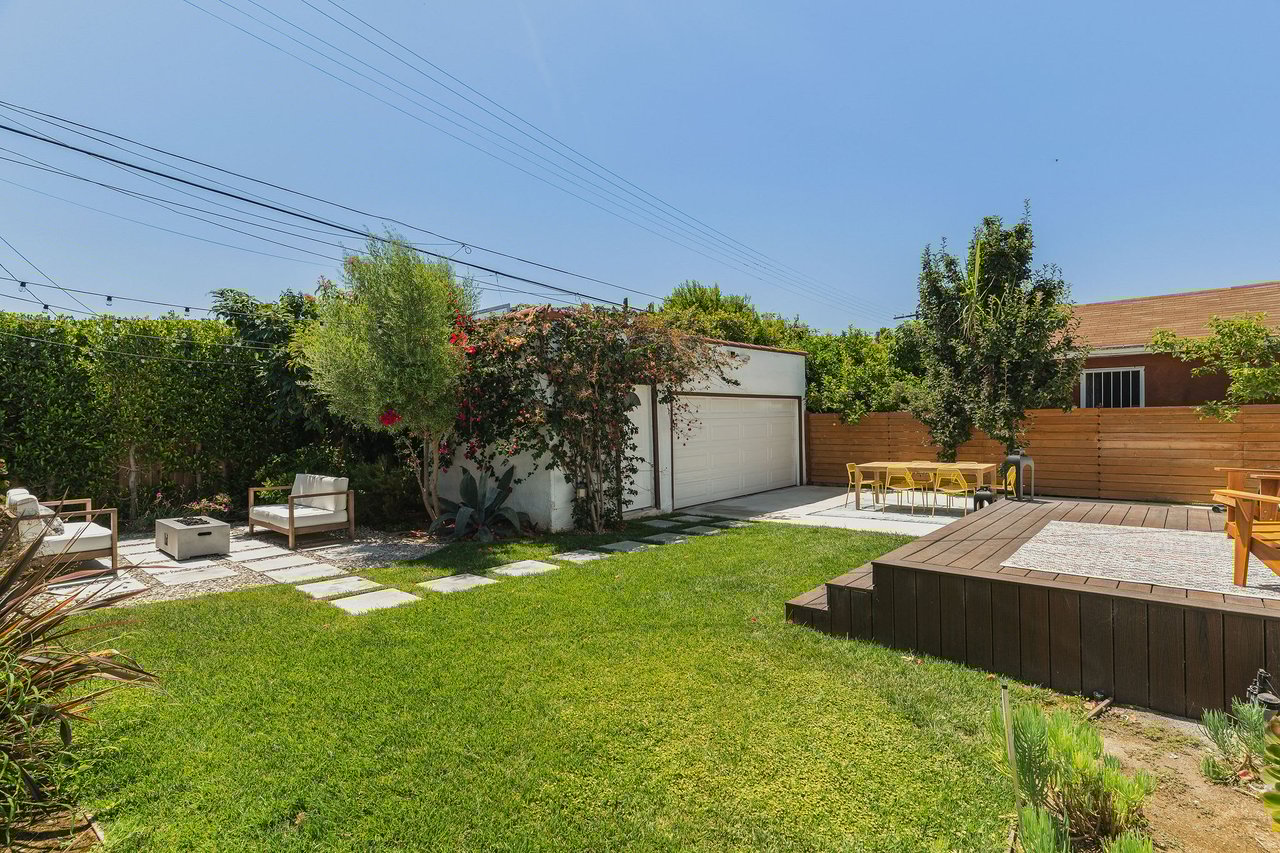 2112 S Mansfield Ave, Mid Los Angeles