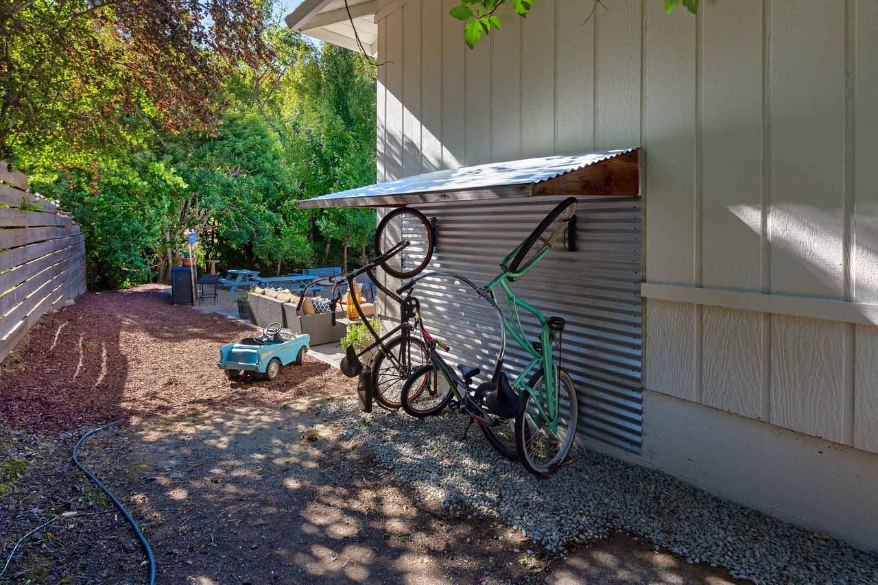 60 Oak Grove Avenue, Woodacre