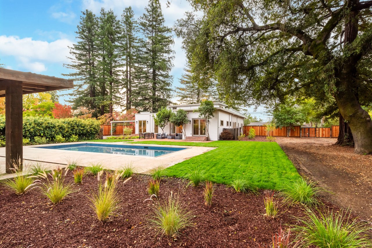 Healsburg Downtown Estate