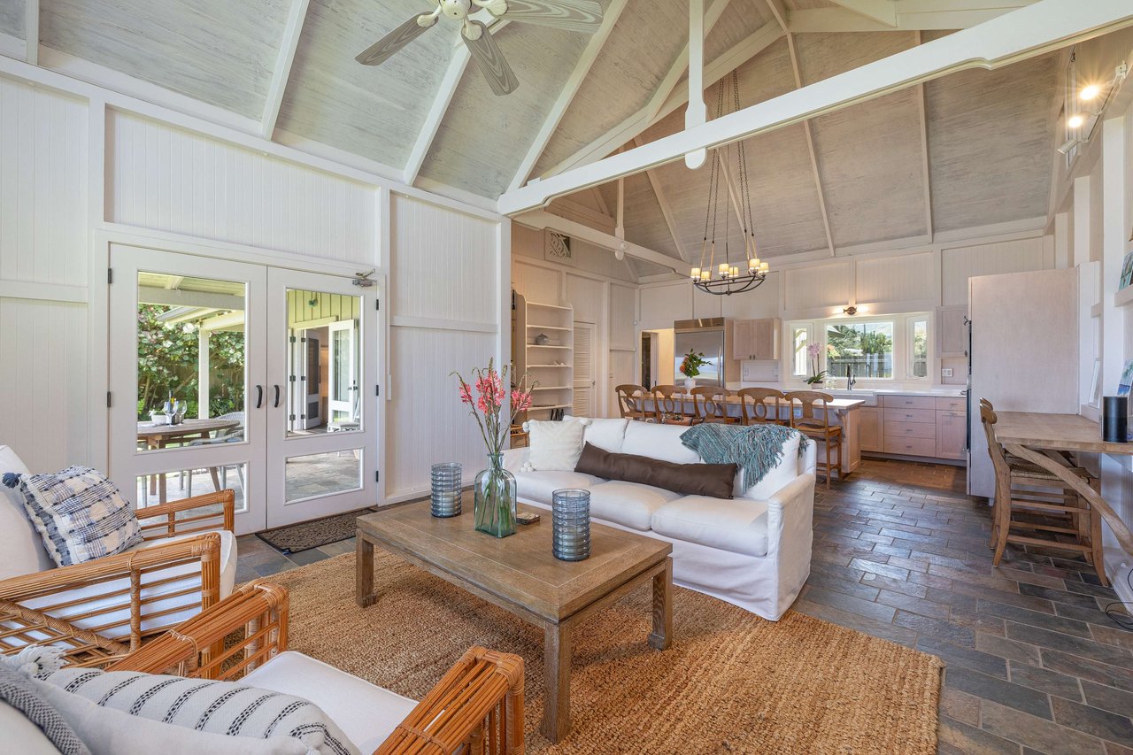 Waialua Beachfront Cottage