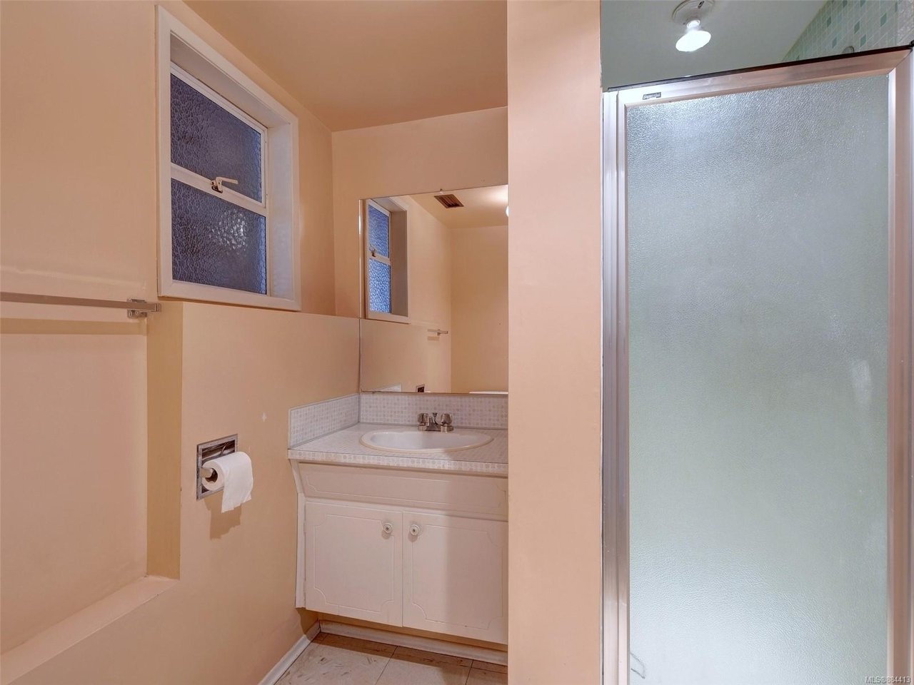 4253 Thornhill Cres
