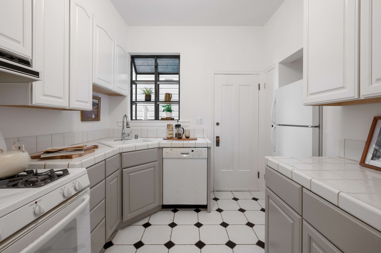 Courtyard Home in Coveted Cow Hollow