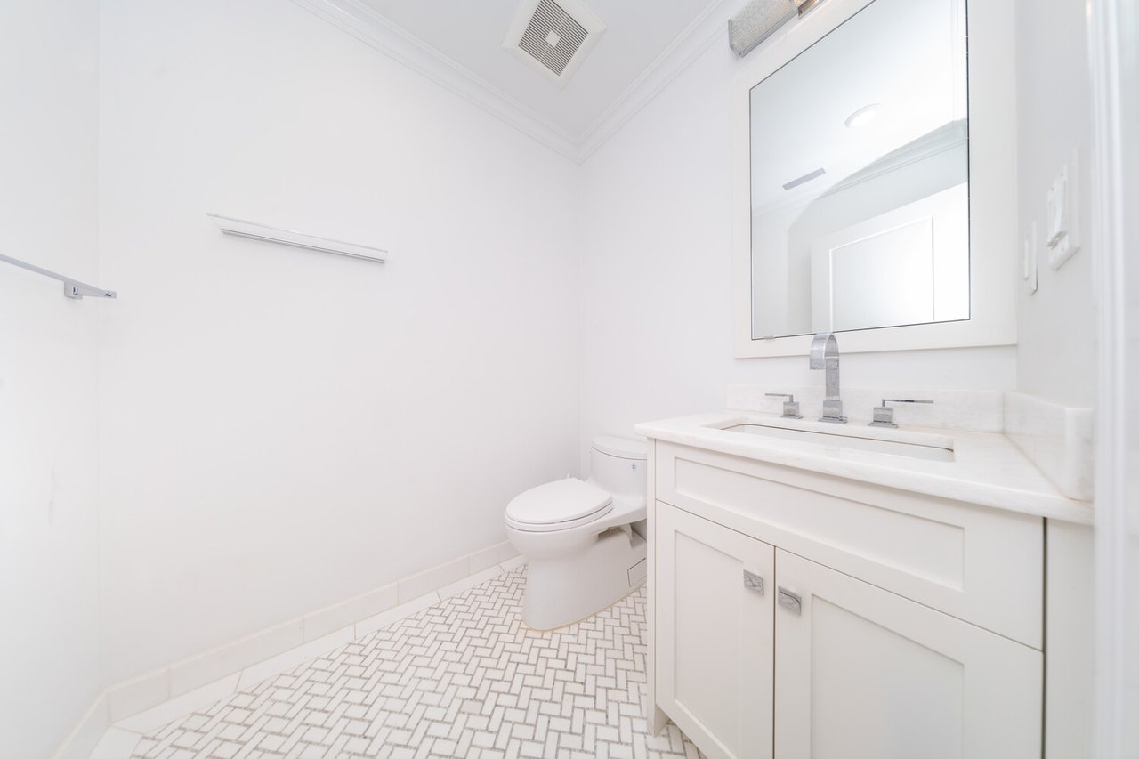184 East 64th Street, Apt 2
