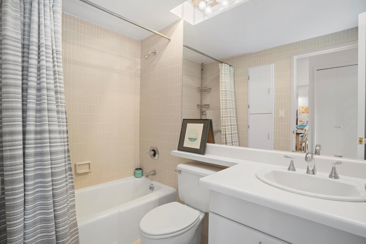 400 E 70th St, #1502