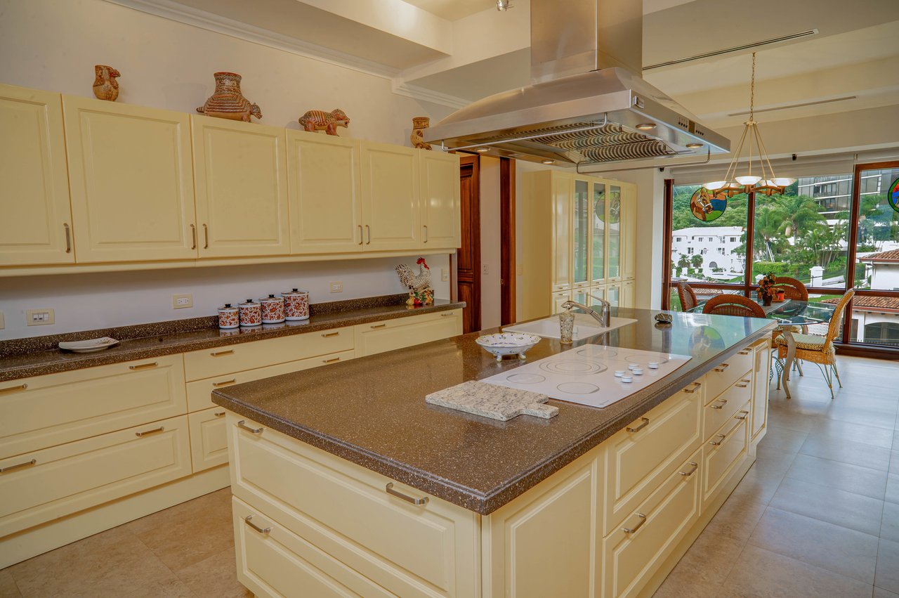 Exclusive Apartment With Views, Escazu, San Jose