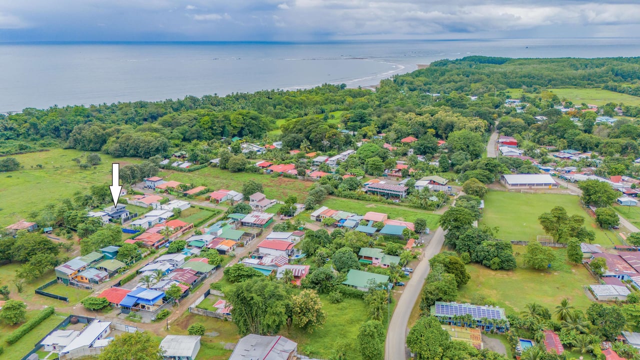 A 3-bedroom home – literally bordering Marino Ballena National Park – but mere steps away from cafes, restaurants, and amenities of the tourist mecca Uvita!