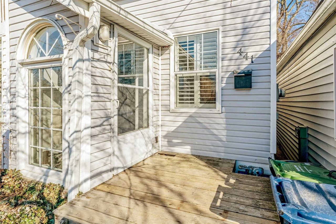 441 Woodfield Rd