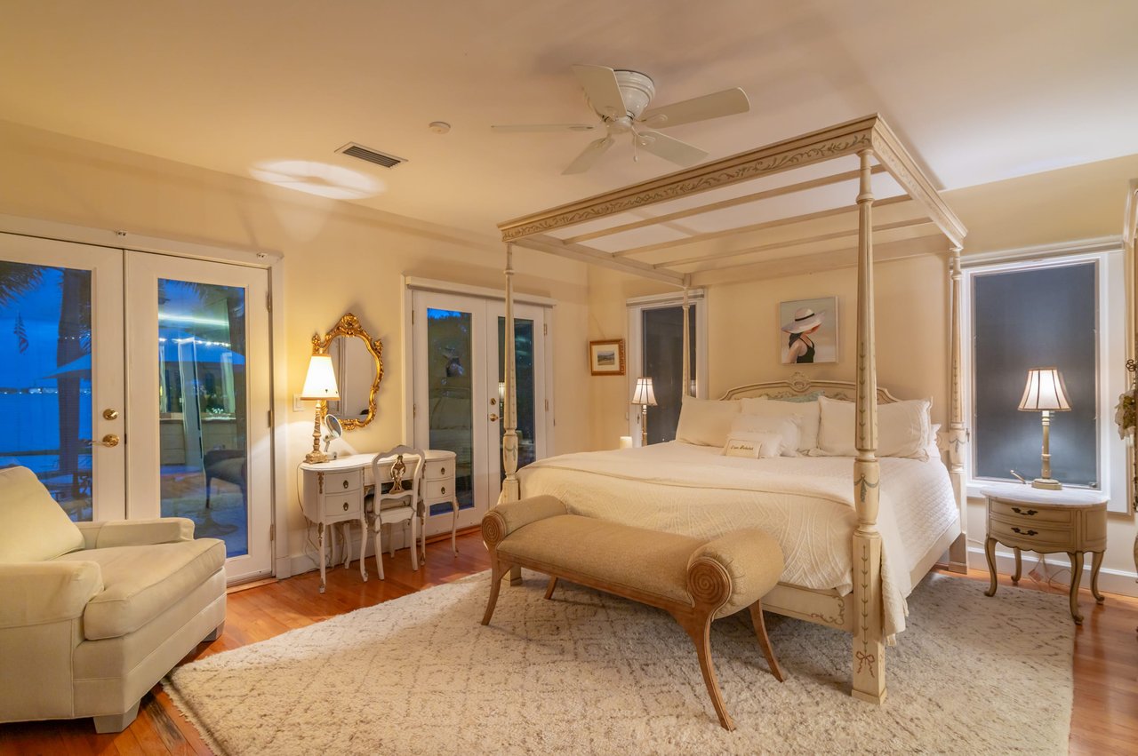 Prestigious Address in Lido Shores