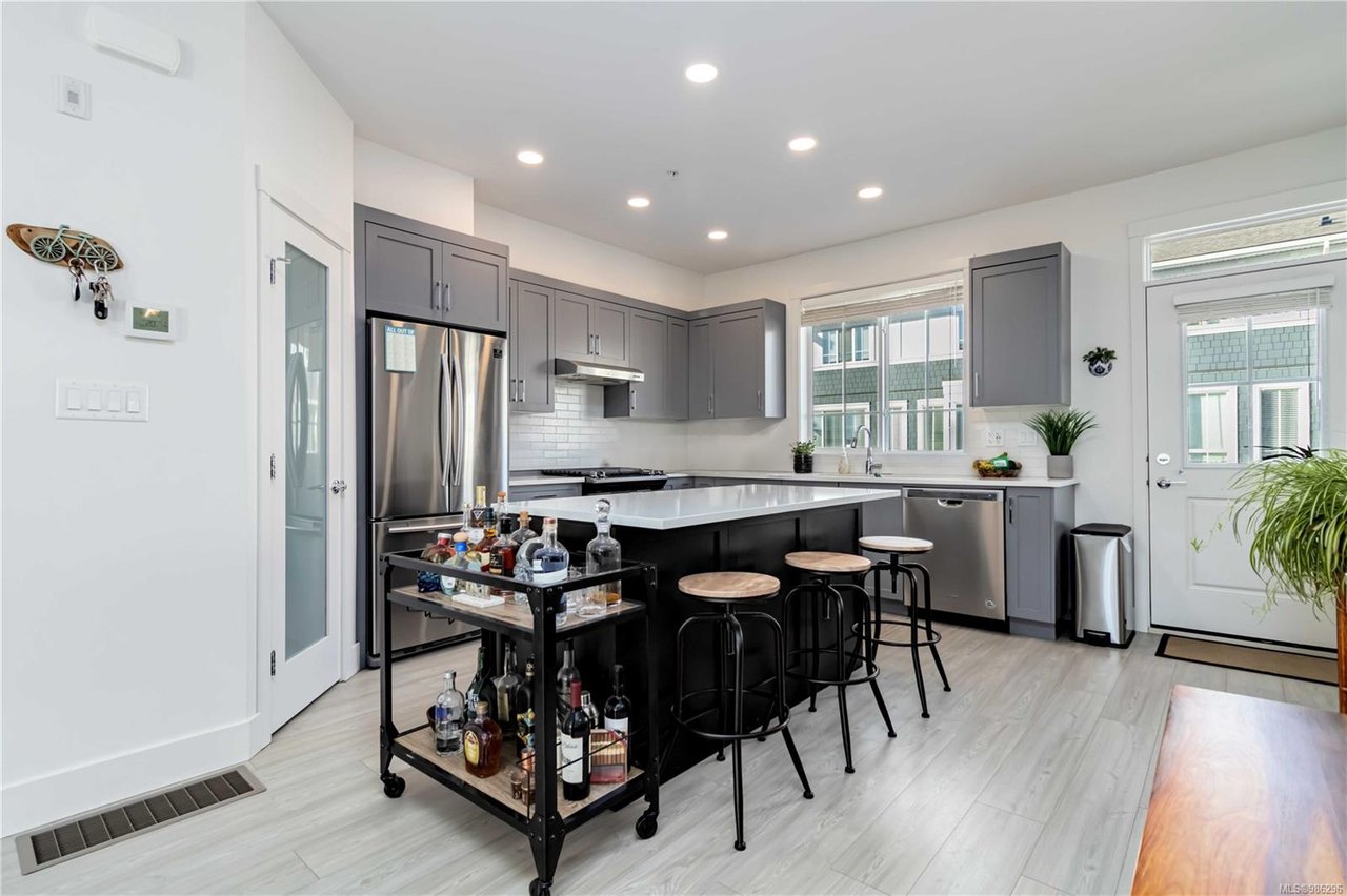 21-370 Latoria Blvd, Colwood